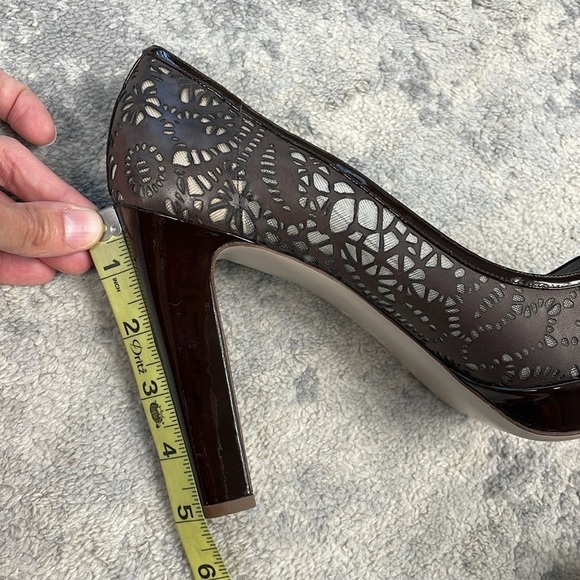 Valentino Garavani Laser Cut Leather Platform Peep Toe Heel Pumps Brown 40 - Picture 14 of 15